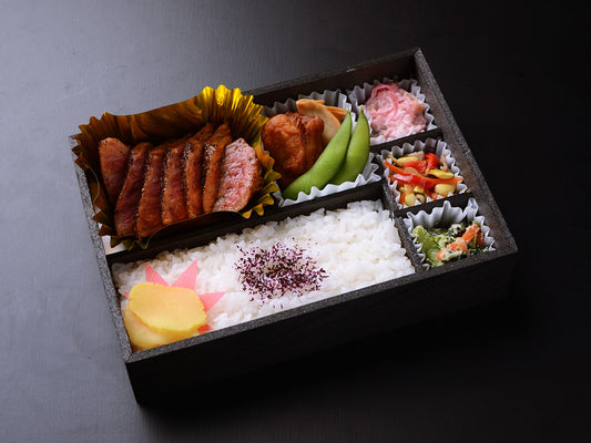 和牛ウチヒラの赤身ステーキ弁当