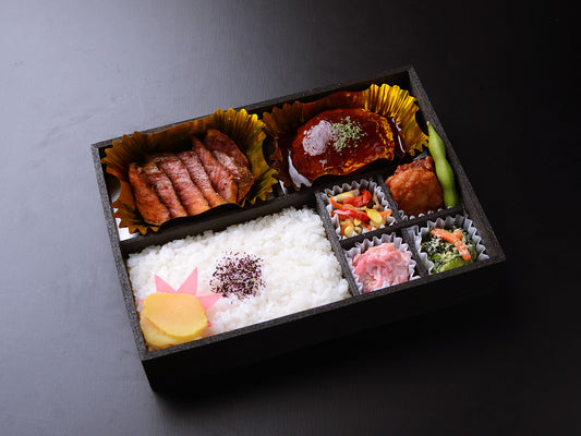 和牛の希少部位ヒウチのステーキ&自家製デミグラスハンバーグ弁当